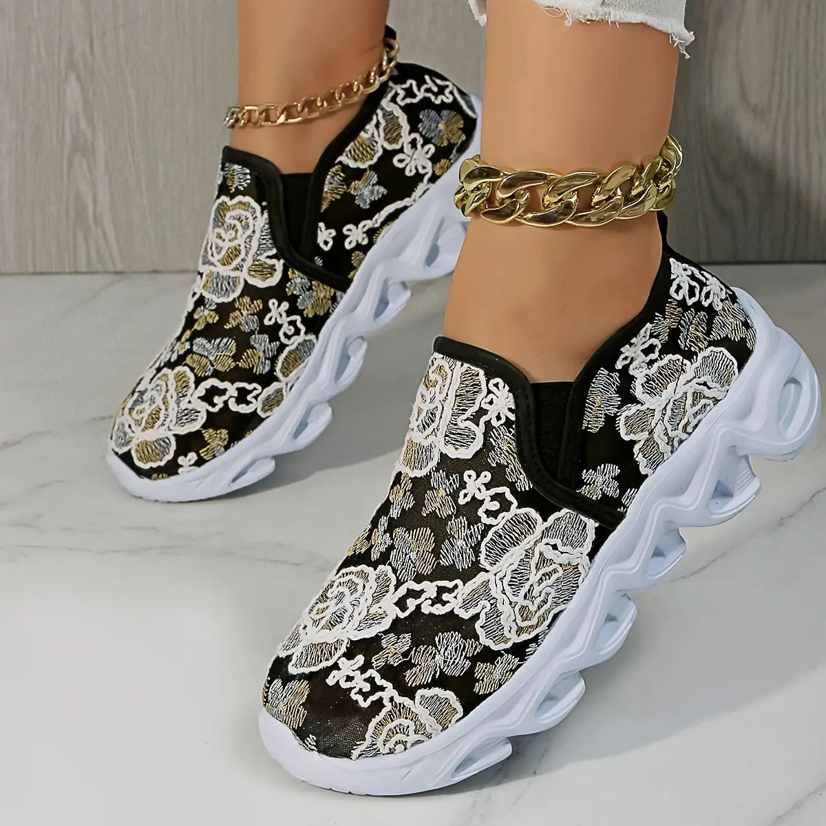 Baskets Noires Florales Brodées GOOD FEET–Confort & Élégance Féminine 👟🌸 GOOD FEET