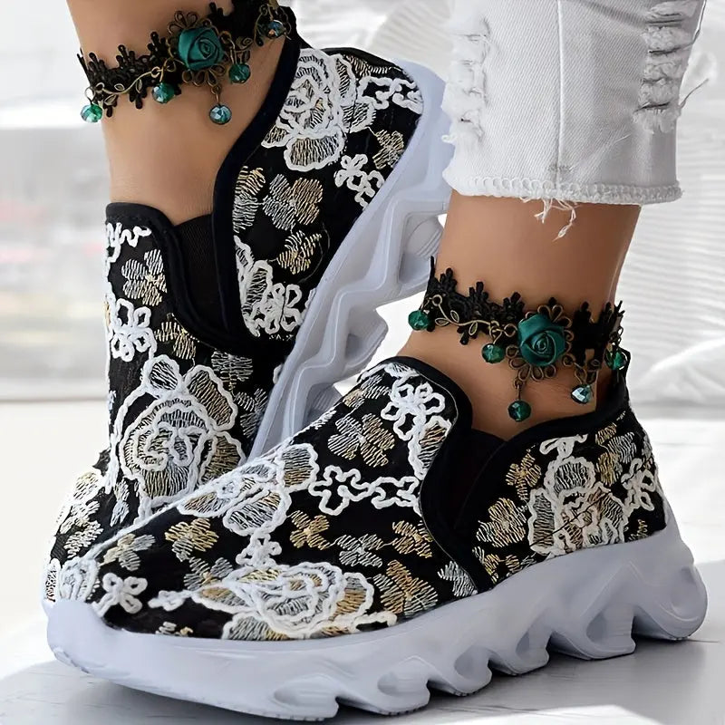 Baskets Femme Brodées Fleuries-Noir & Blanc avec Accents Verts GOOD FEET
