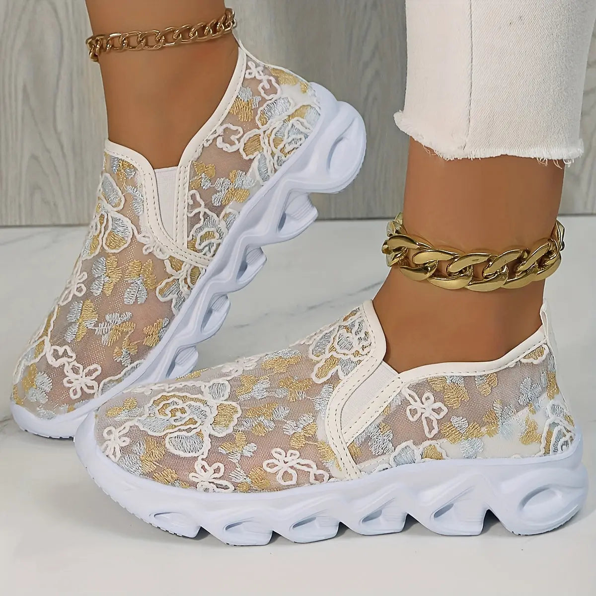 Baskets Noires Florales Brodées GOOD FEET–Confort & Élégance Féminine 👟🌸 GOOD FEET