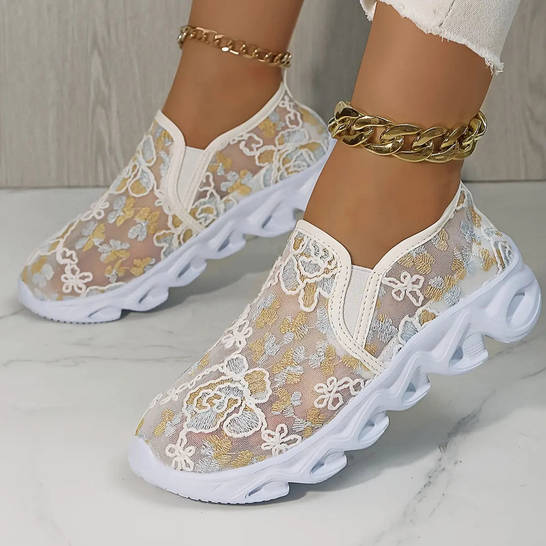 Baskets Noires Florales Brodées GOOD FEET–Confort & Élégance Féminine 👟🌸 GOOD FEET