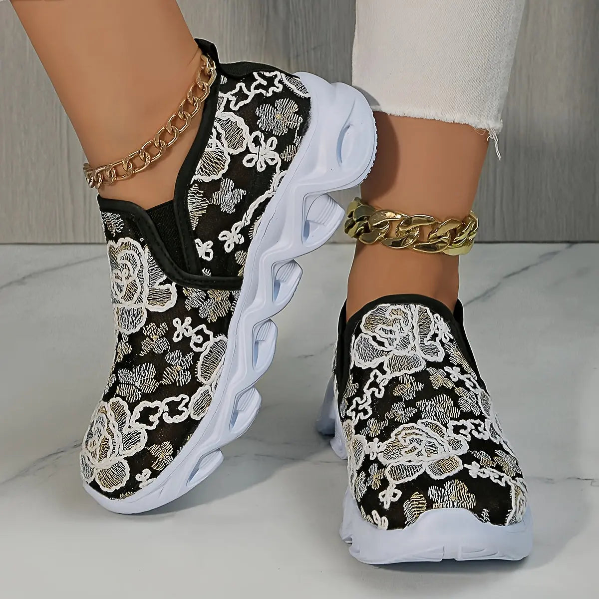 Baskets Noires Florales Brodées GOOD FEET–Confort & Élégance Féminine 👟🌸 GOOD FEET