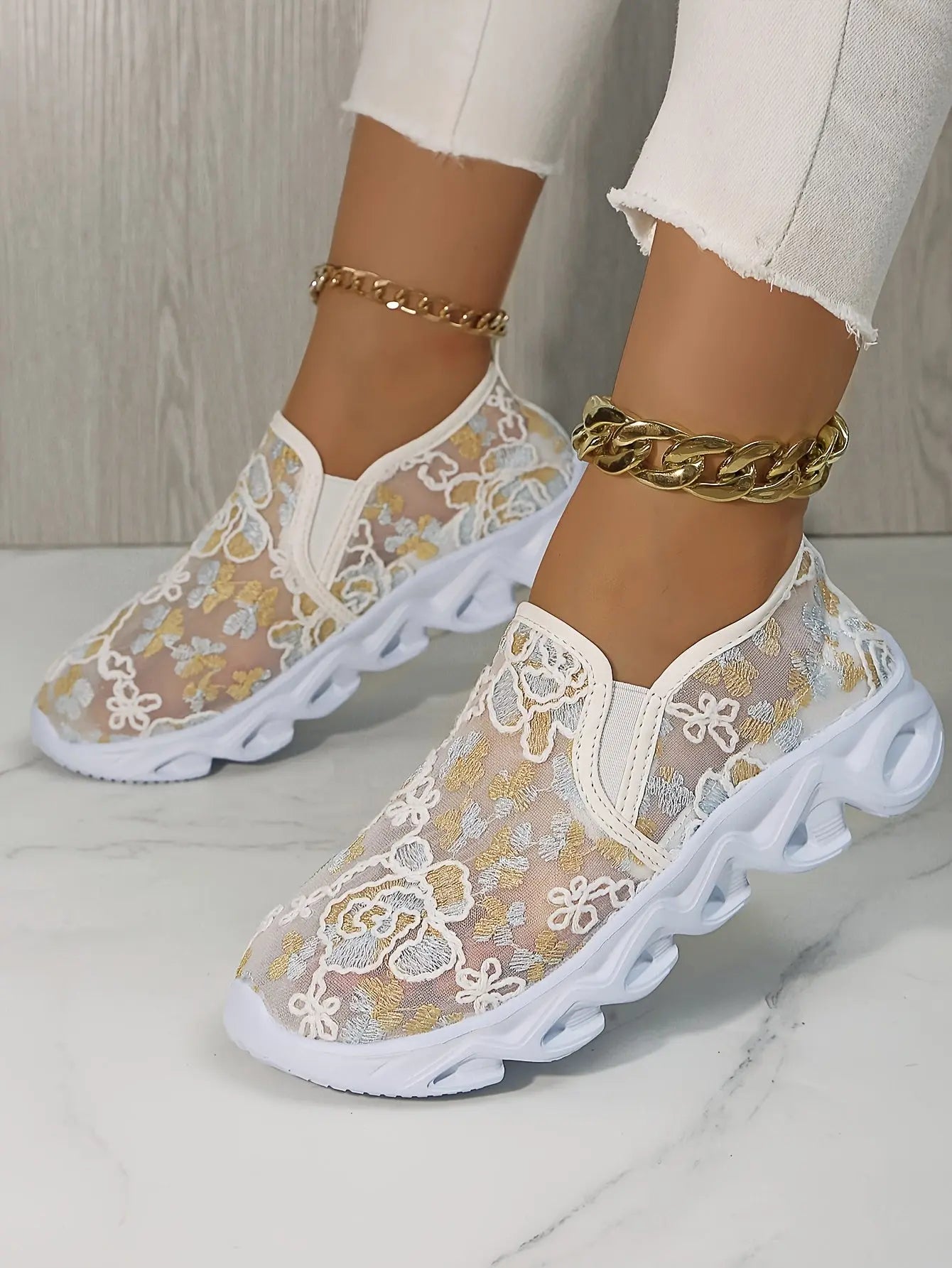 Baskets Noires Florales Brodées GOOD FEET–Confort & Élégance Féminine 👟🌸 GOOD FEET