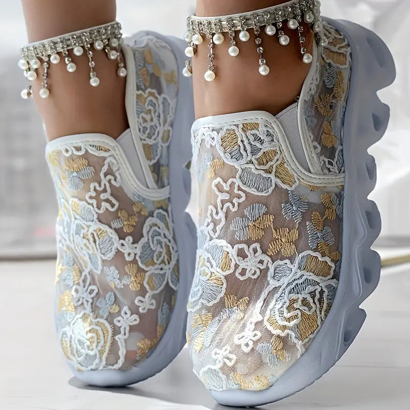 Baskets Femme Brodées Fleuries-Noir & Blanc avec Accents Verts GOOD FEET