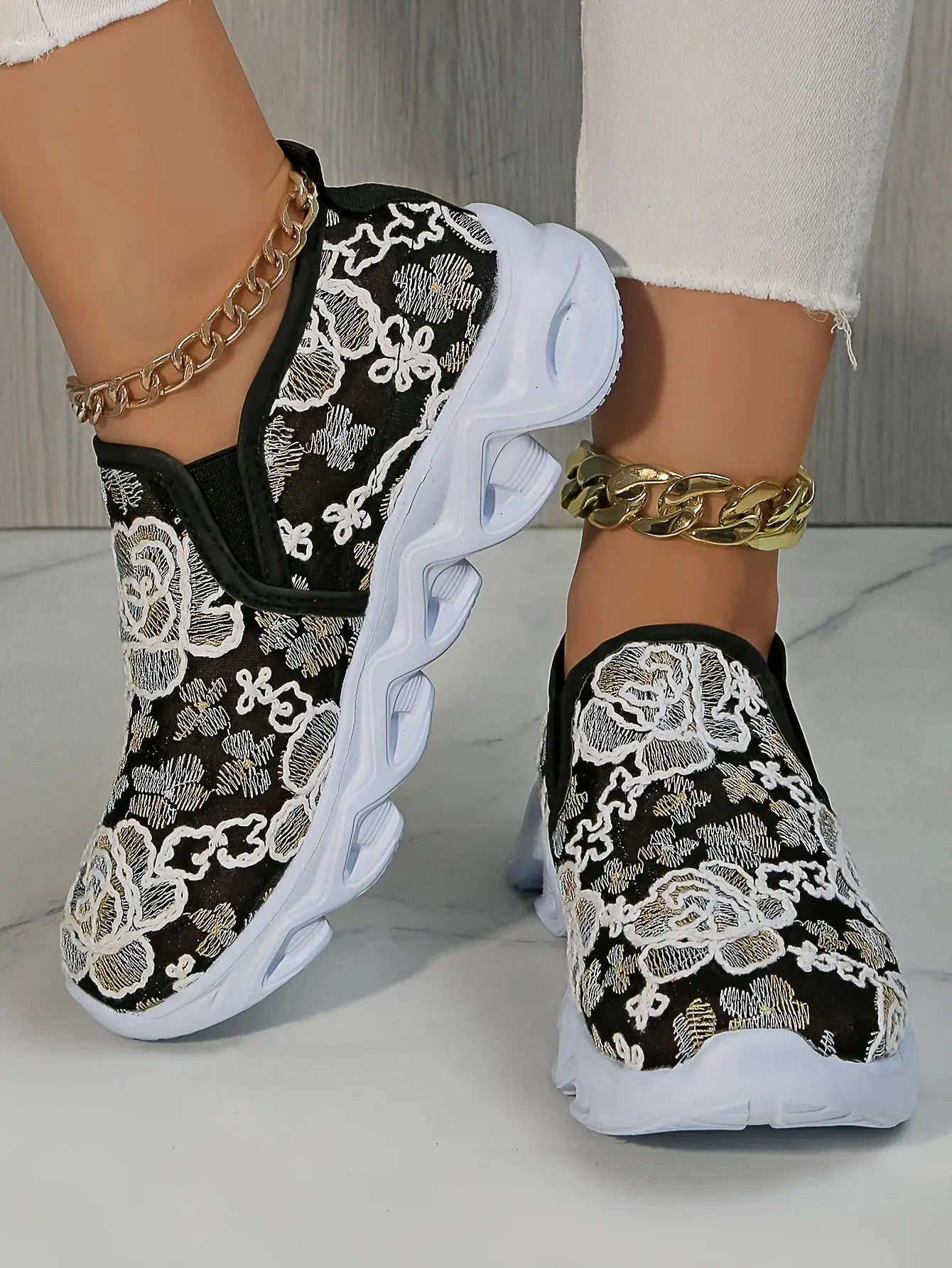 Baskets Noires Florales Brodées GOOD FEET–Confort & Élégance Féminine 👟🌸 GOOD FEET