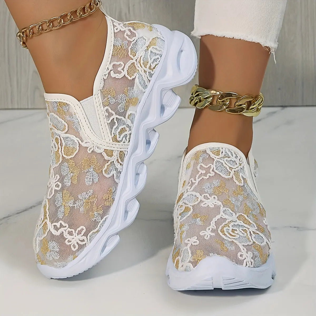 Baskets Noires Florales Brodées GOOD FEET–Confort & Élégance Féminine 👟🌸 GOOD FEET