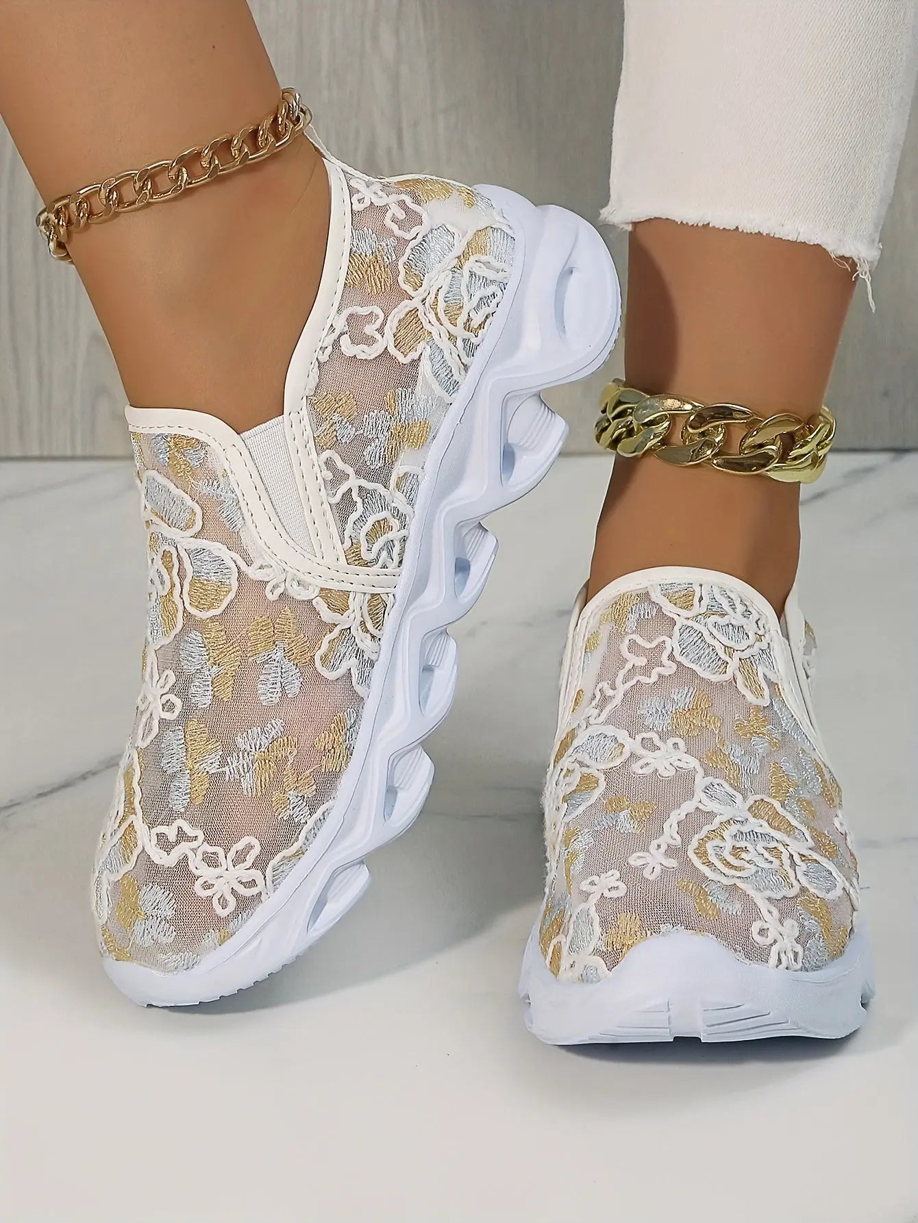 Baskets Noires Florales Brodées GOOD FEET–Confort & Élégance Féminine 👟🌸 GOOD FEET