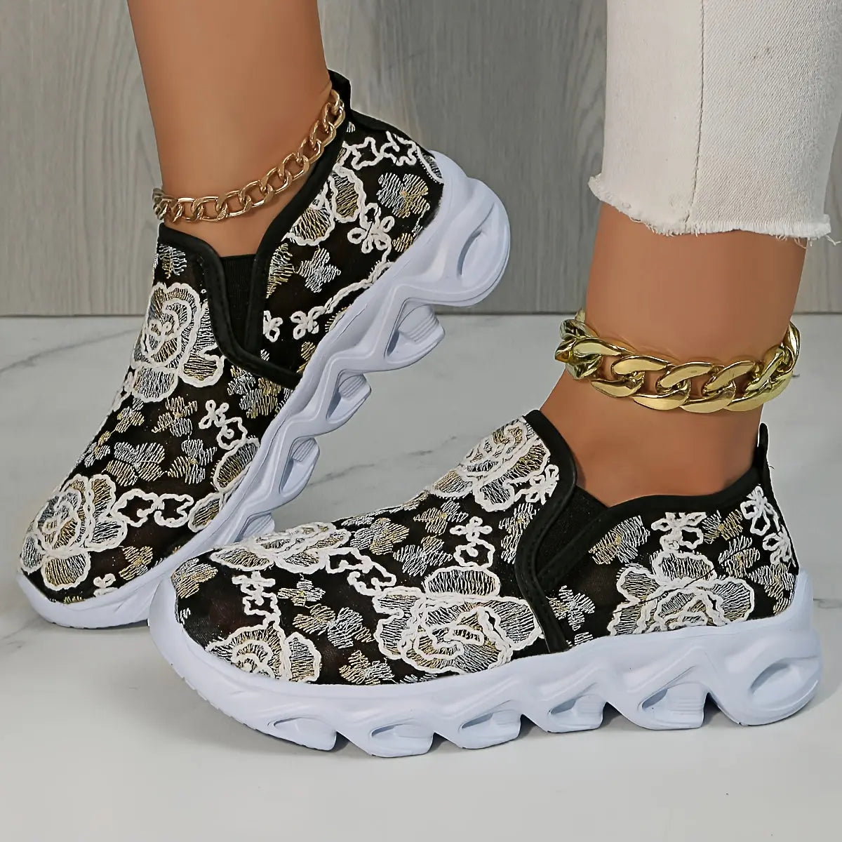 Baskets Noires Florales Brodées GOOD FEET–Confort & Élégance Féminine 👟🌸 GOOD FEET