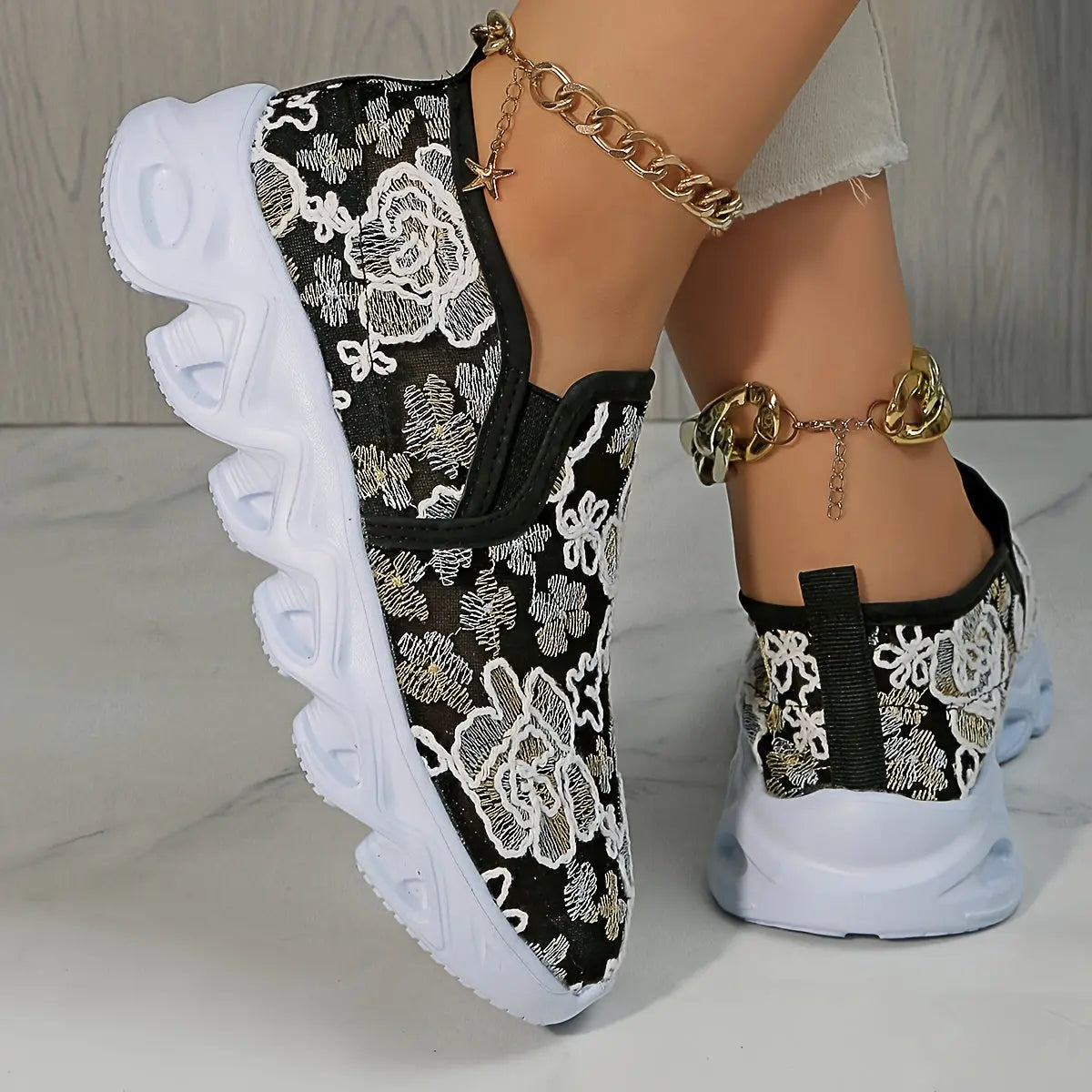 Baskets Noires Florales Brodées GOOD FEET–Confort & Élégance Féminine 👟🌸 GOOD FEET